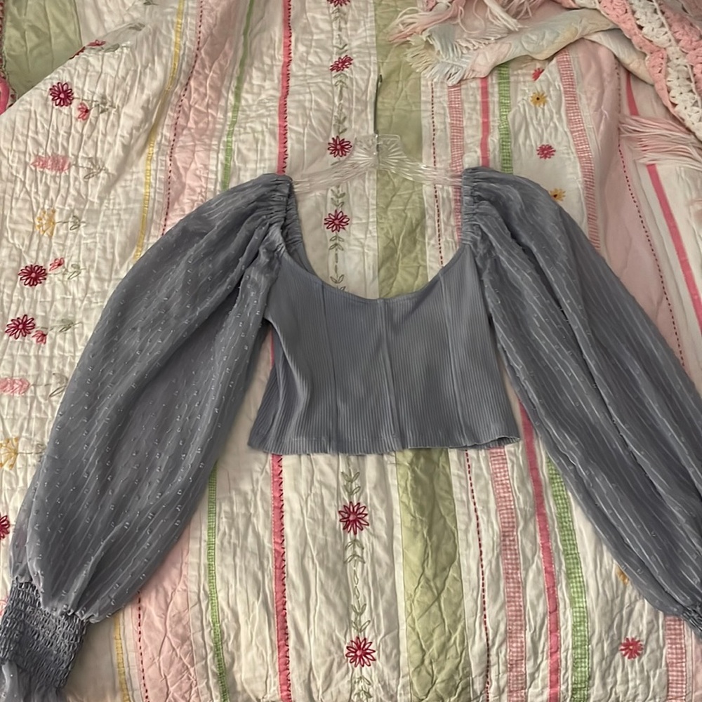 Urban Outfitters puff sleeve crop top in size M